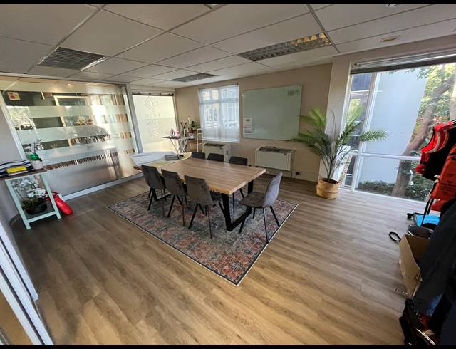 278M² OFFICE TO LET IN MOUILLE POINT